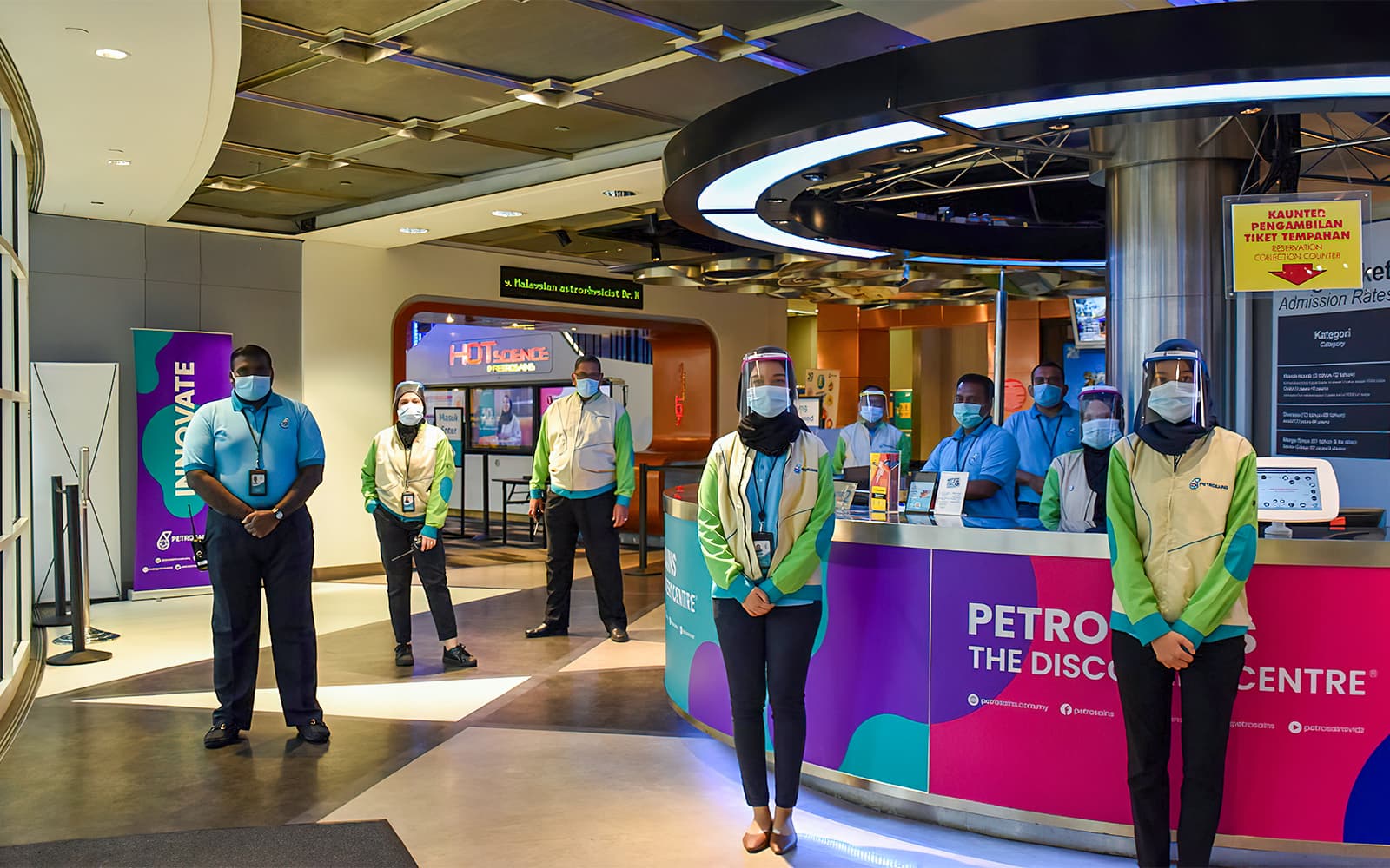 Combo (Save 13%): Aquaria KLCC + Petrosains Tickets in Kuala Lumpur - Features | TickYourList