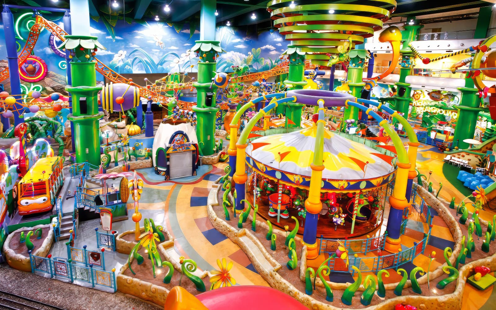 Combo (Save 3%): Zoo Negara & Panda Conservation Centre + Berjaya Times Square Theme Park Tickets in Kuala Lumpur - Features | TickYourList