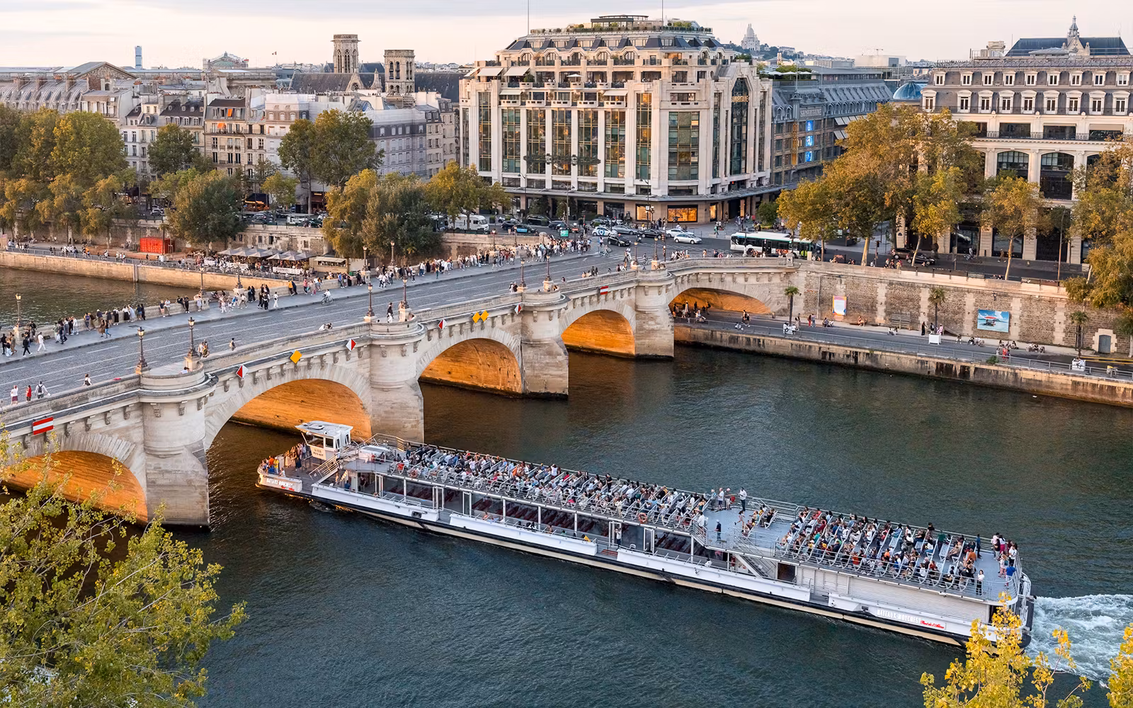 Bateaux Mouches Seine River 1-Hour Sightseeing Cruise with Live Commentary tickets in Paris - Attractions | TickYourList