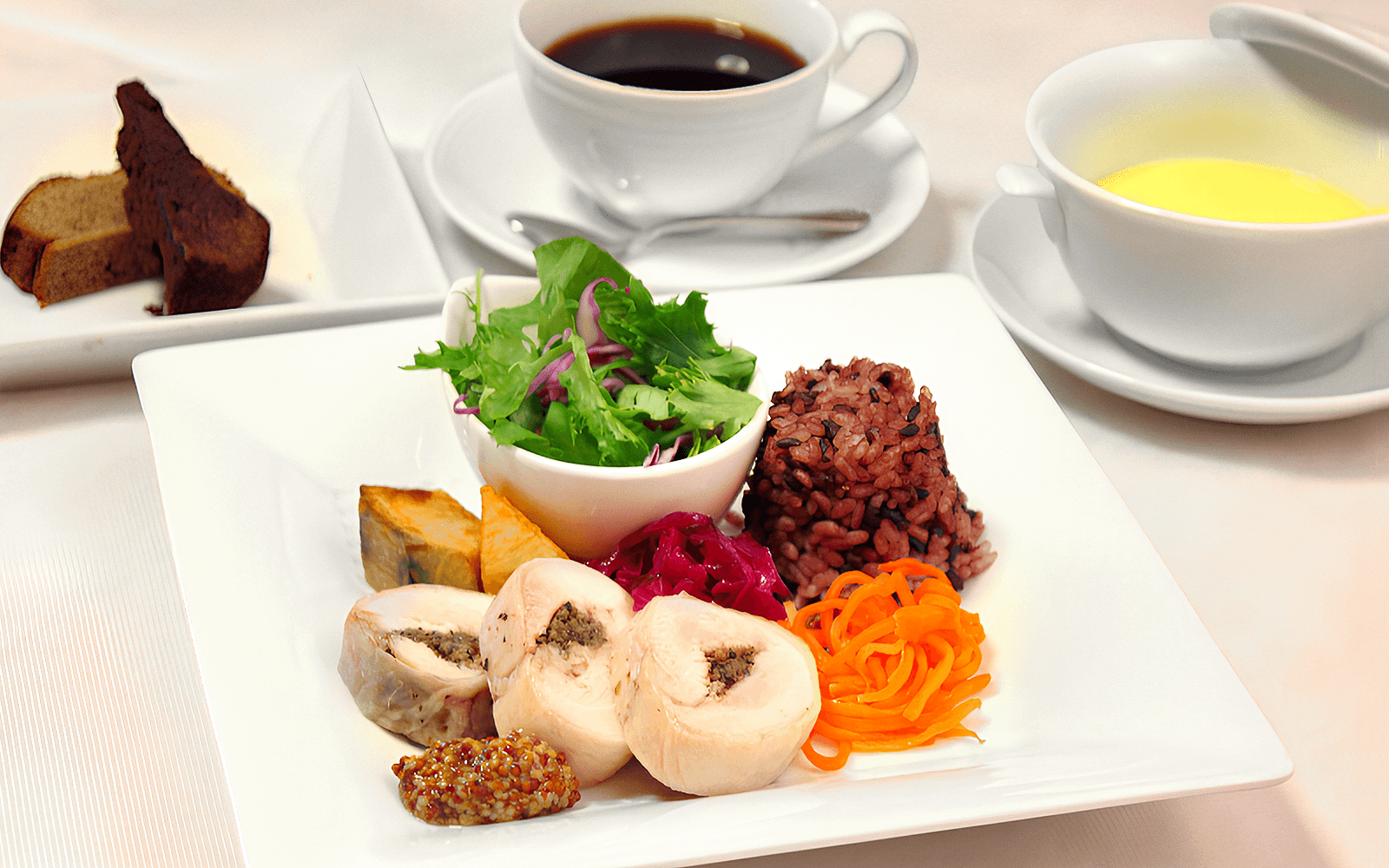 Daigoji Temple Guided Tour with Breakfast tickets in Kyoto - Features | TickYourList