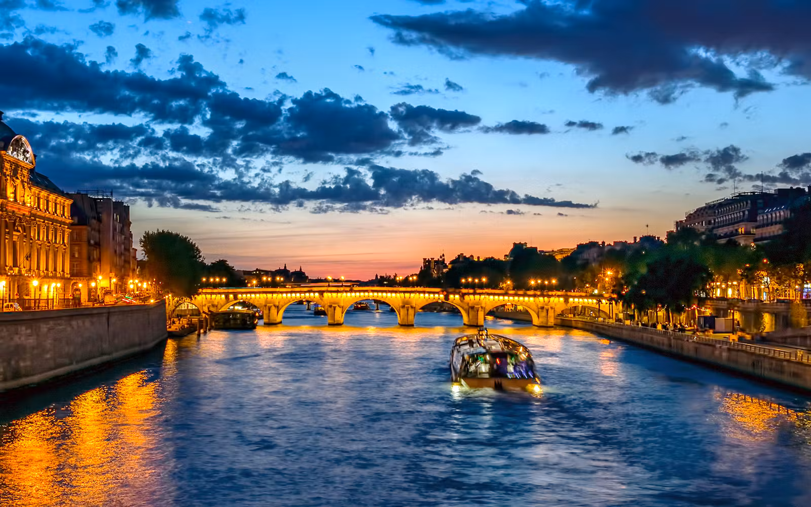 Paris Illuminated Evening Sightseeing Cruise