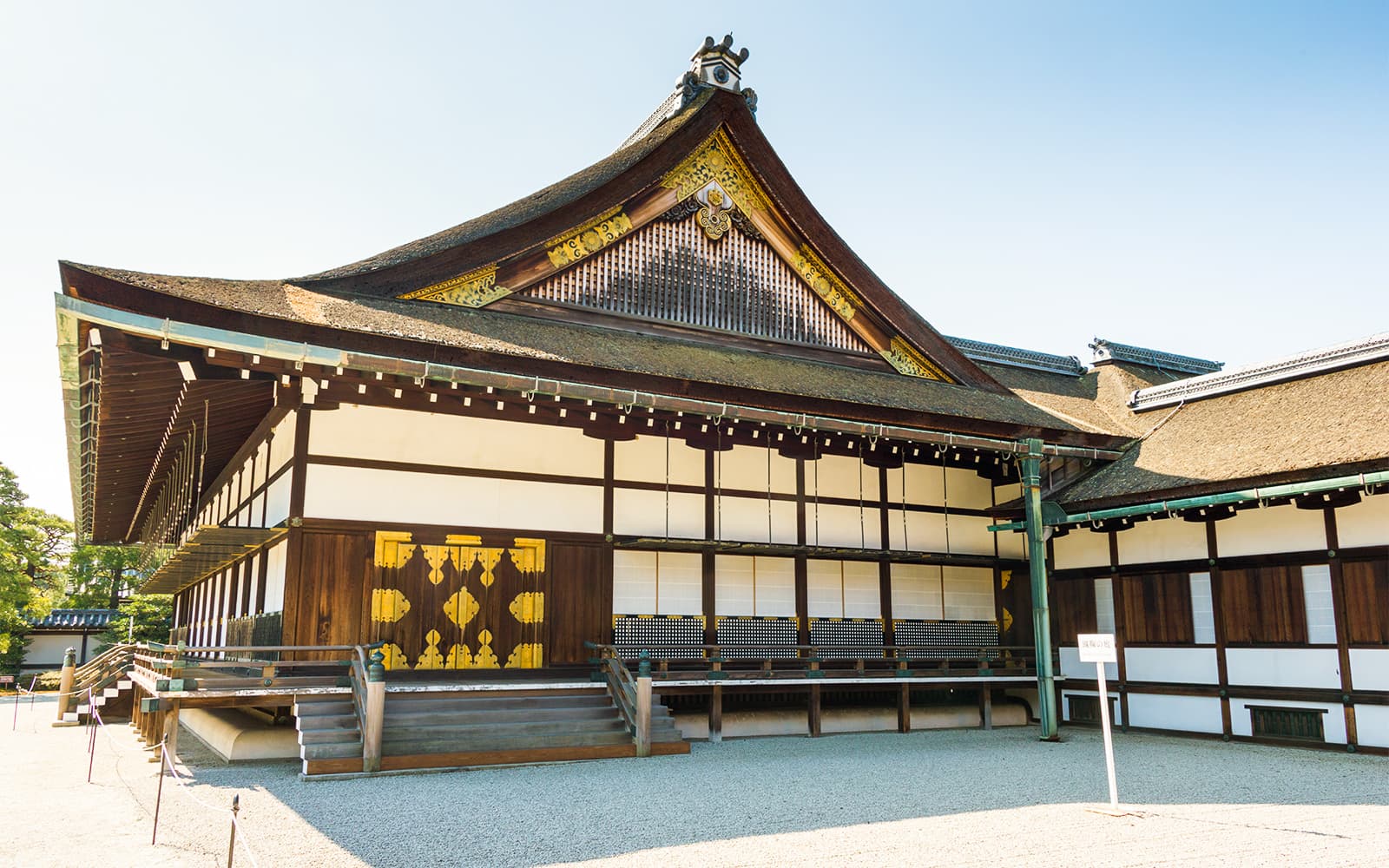 Guided Tour of Nijo Castle And Kinkaku-Ji Temple tickets in Kyoto - Activities | TickYourList