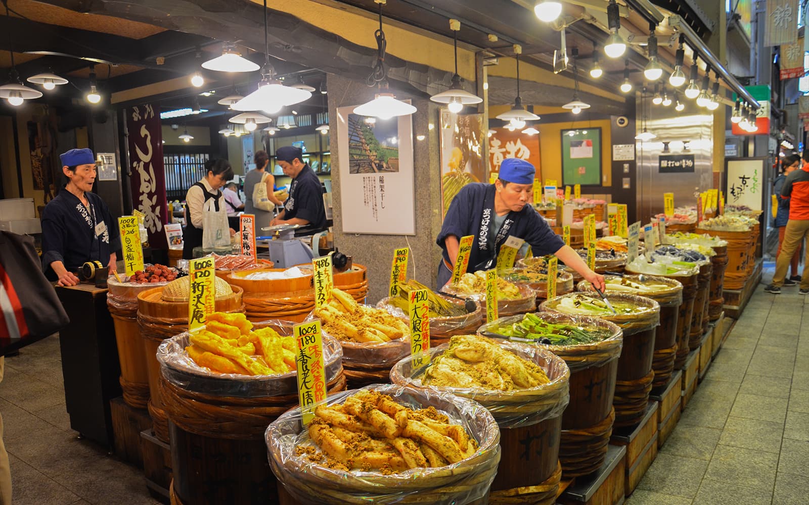 Kyoto’s Nishiki Market Guided Food Tour tickets in Kyoto - Attractions | TickYourList