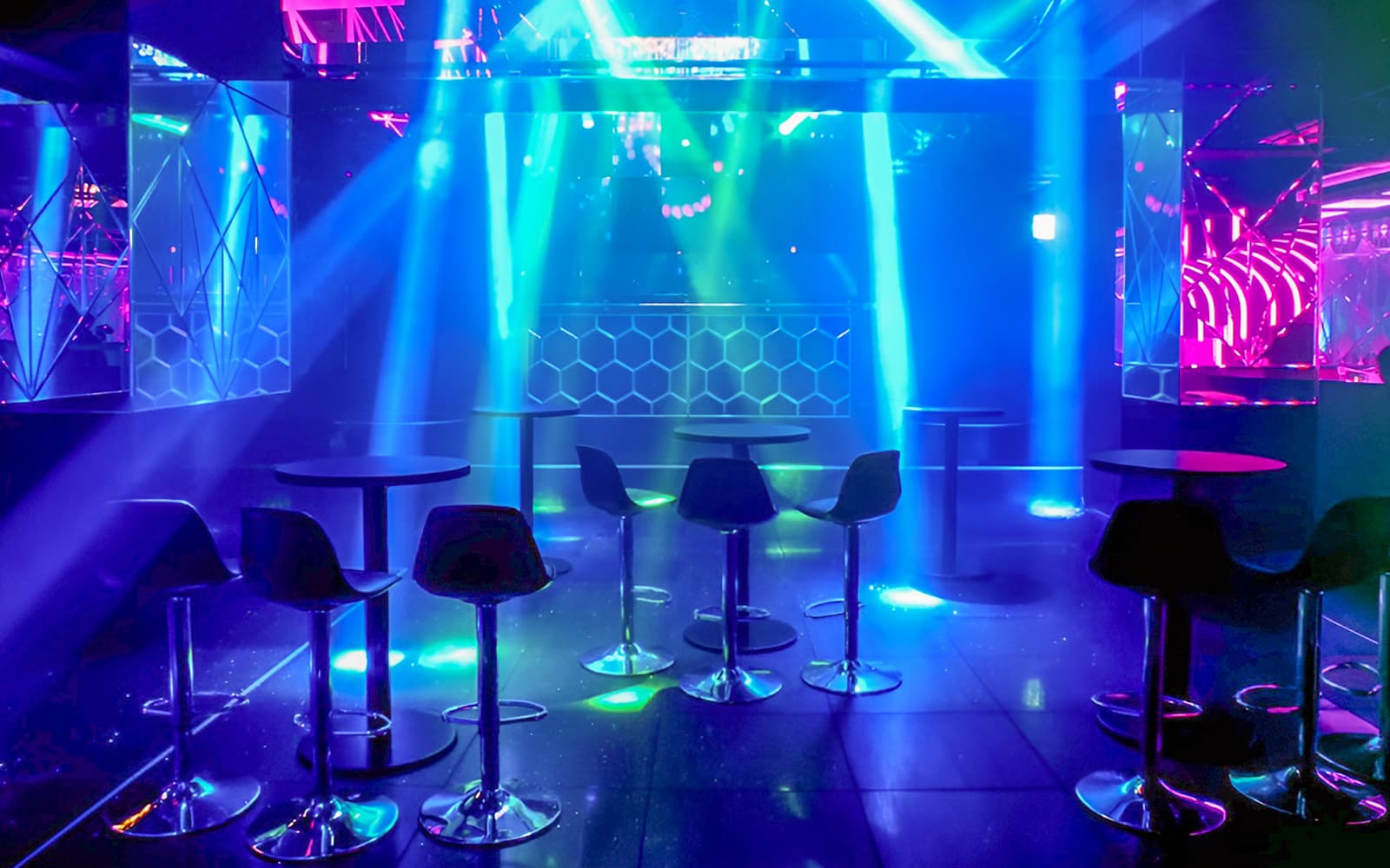 Tickets to KITSUNE Kyoto Nightclub in Kyoto - Features | TickYourList