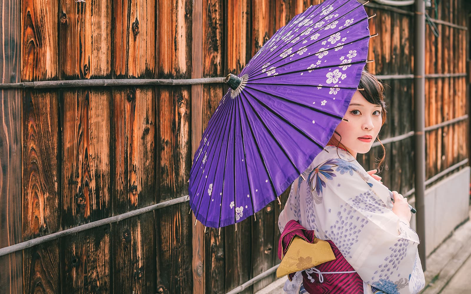 Kimono and Yukata Rental Near Kiyomizu-dera (Gion) with Optional Hair Styling and Makeup tickets in Kyoto - Attractions | TickYourList
