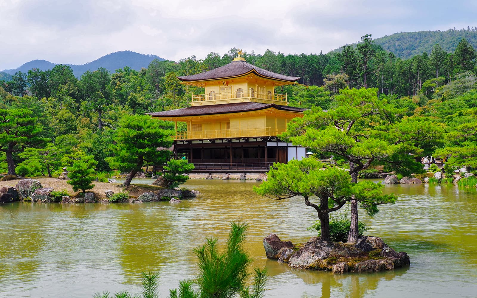 Kyoto's Top Temples Guided Tour: Fushimi Inari, Kiyomizu-dera & Kinkaku-ji from Osaka/Kyoto tickets in Kyoto - Features | TickYourList