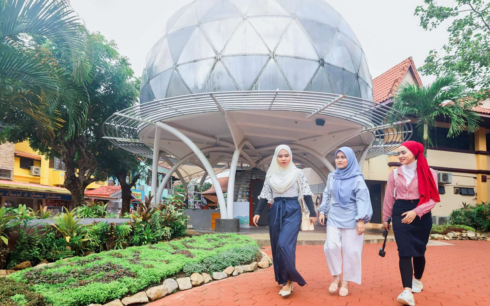 Combo (Save 3%): Underwater World + Langkawi Cable Car Tickets in Langkawi - Highlights | TickYourList