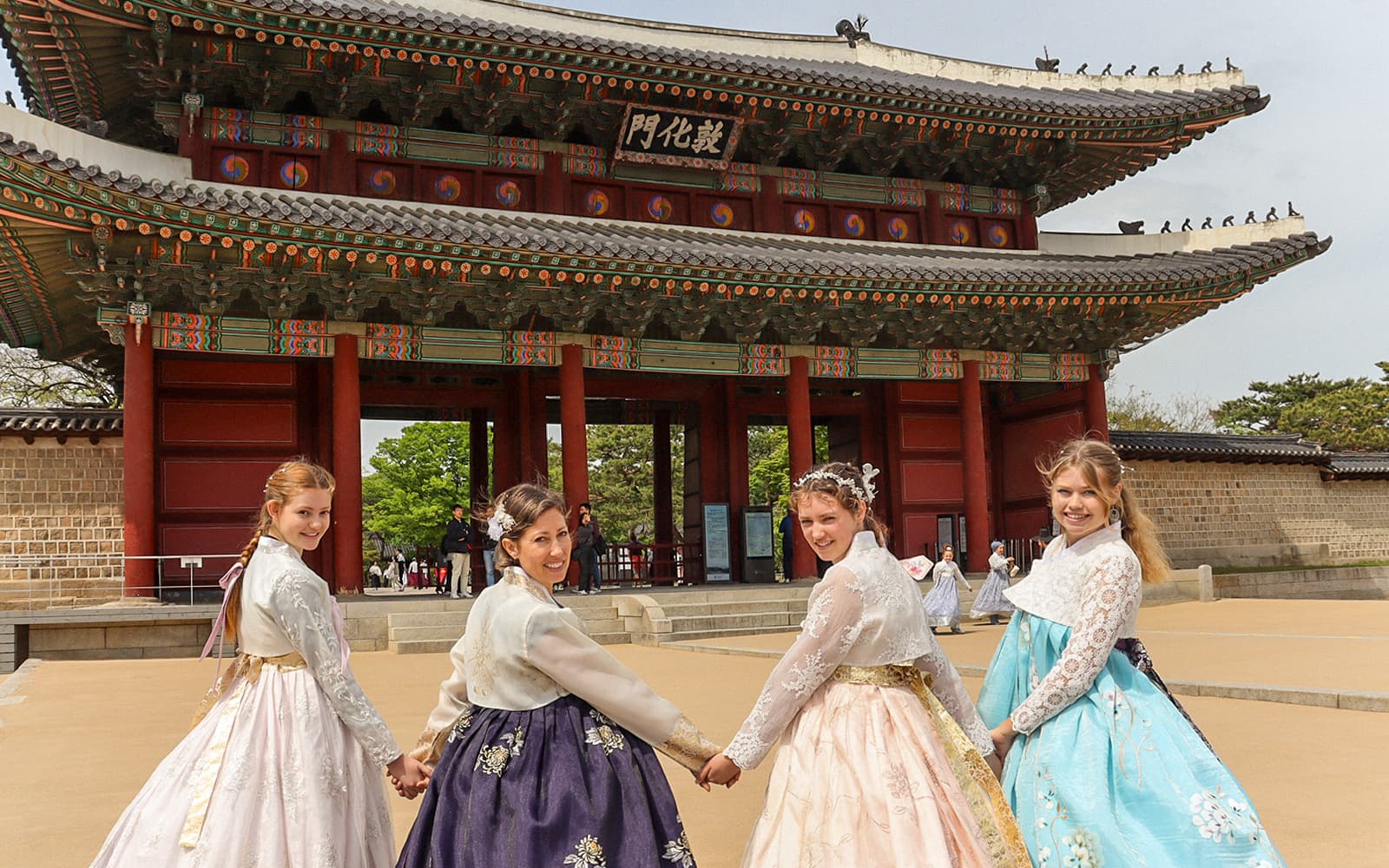 Full-Day Guided Tour of Seoul with Round-Trip Hotel Transfers