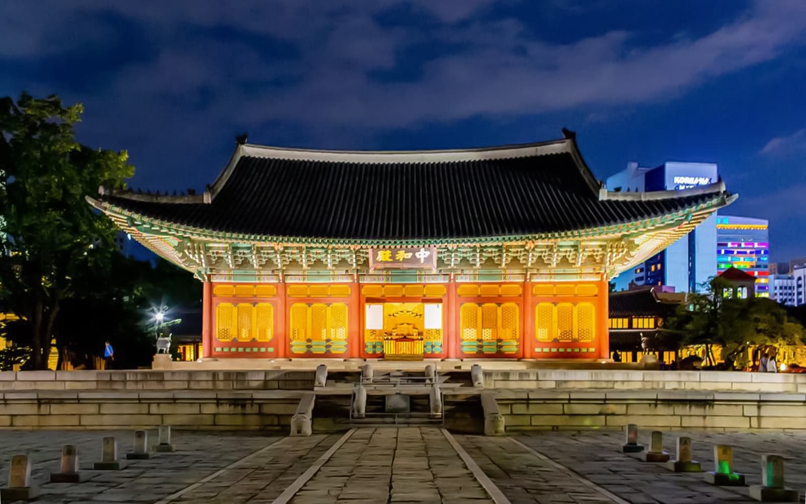 Seoul Guided Night Tour with Nanta Performance and Dinner tickets in Seoul - Features | TickYourList