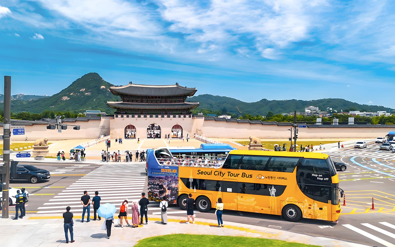 Yellow Balloon City Bus: Dongdaemun Hop-on Hop-off Bus Tour tickets in Seoul - Features | TickYourList