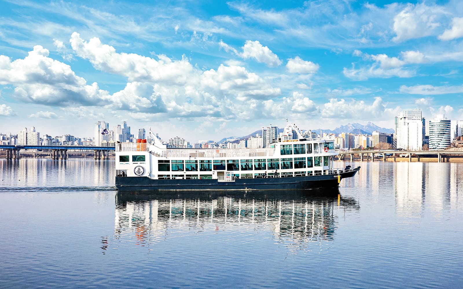 Jamsil Han River E-land Ferry Cruise