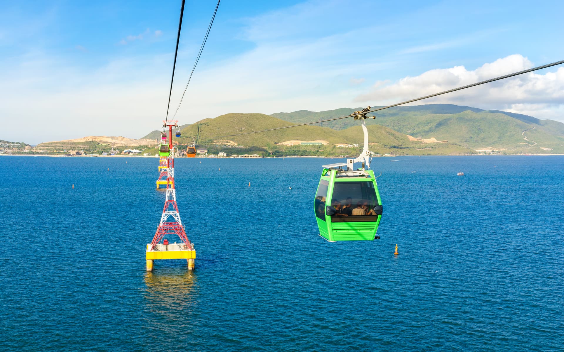 Tata Show & Round-Trip Vinpearl Cable Car Tickets in Nha Trang - Full Experience | TickYourList