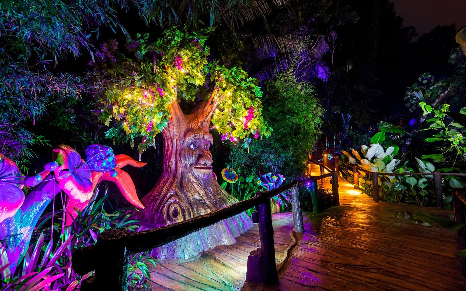Lost World of Tambun: Hot Springs & Night Park with Screamfest tickets in Perak - Activities | TickYourList