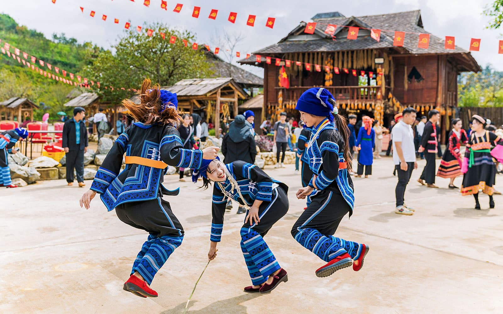 Sun World Fansipan Legend Tickets + Cable Car in Sa Pa - Features | TickYourList