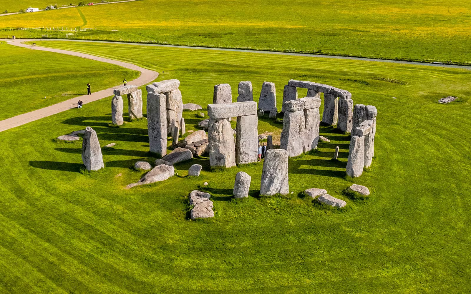 26bfa607b1d788dafce8a860ad8e82bb-stonehenge.avif