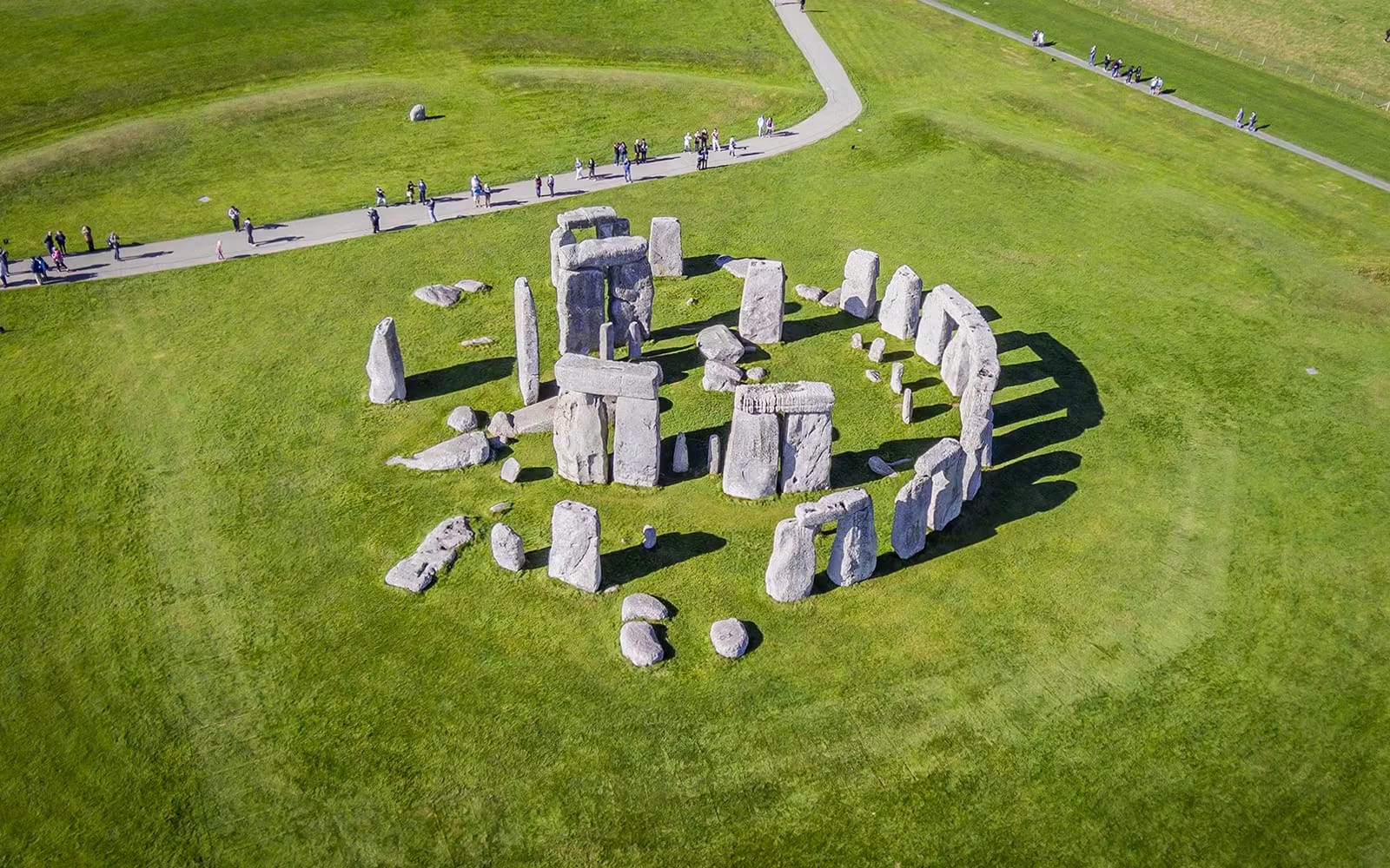 4c1bdd8e35652c76777a0ef8829b80dd-6274-london-stonehenge-entry-tickets-with-transfers-from-london-03.avif