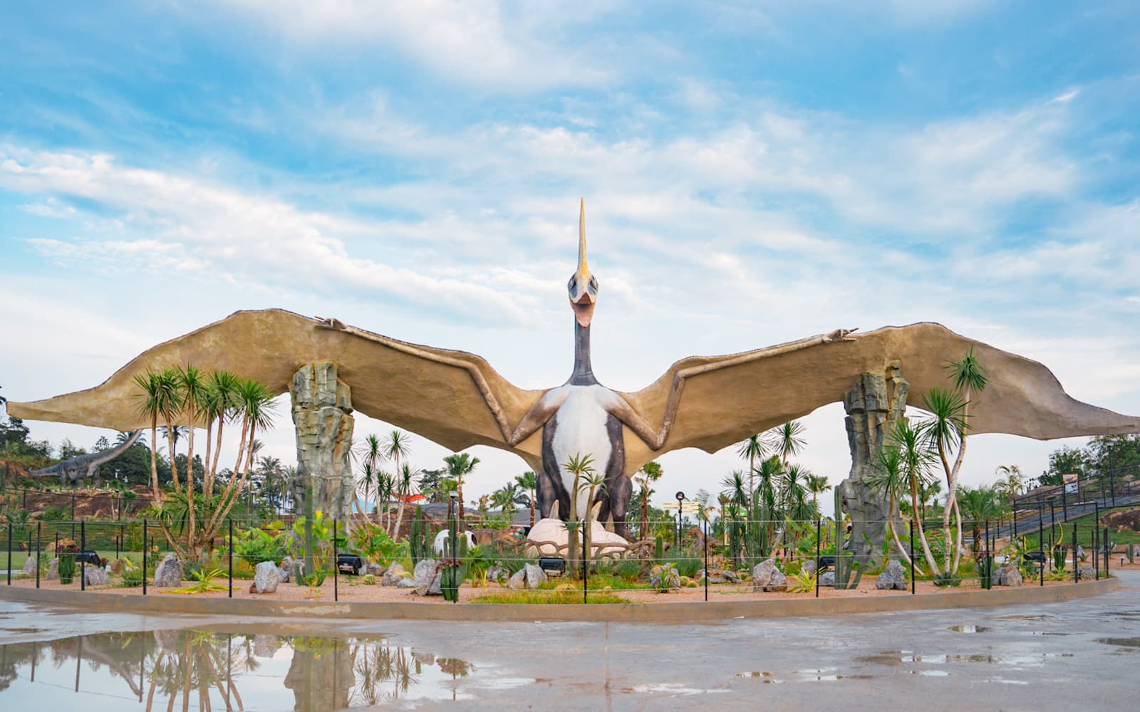 Combo (Save 5%): Conquer Indoor Extreme Park + Dino Desert Ticket in Selangor - Features | TickYourList