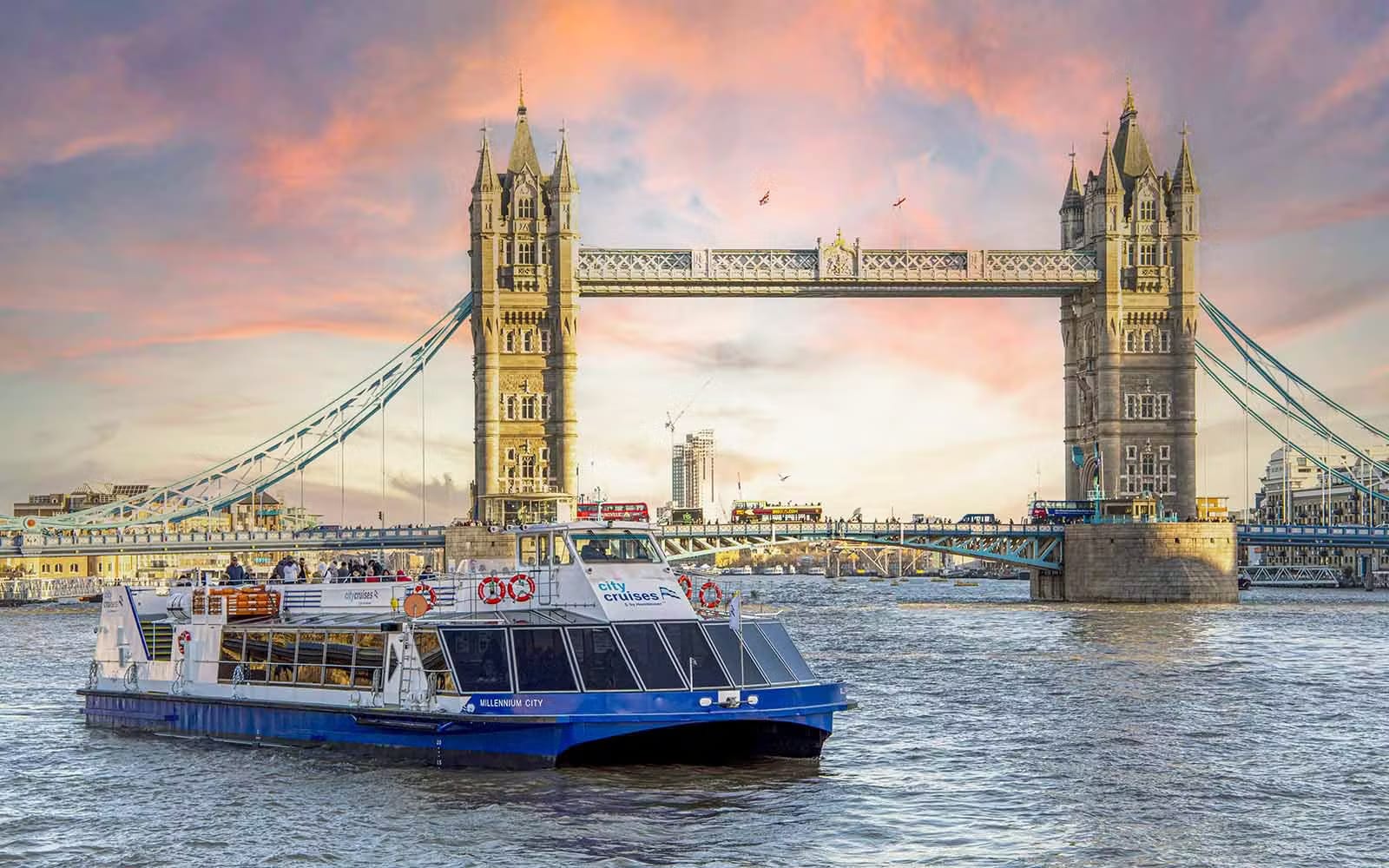 Thames River Dinner Cruise with Sunset Views, Drinks and Food tickets in London - Highlights | TickYourList