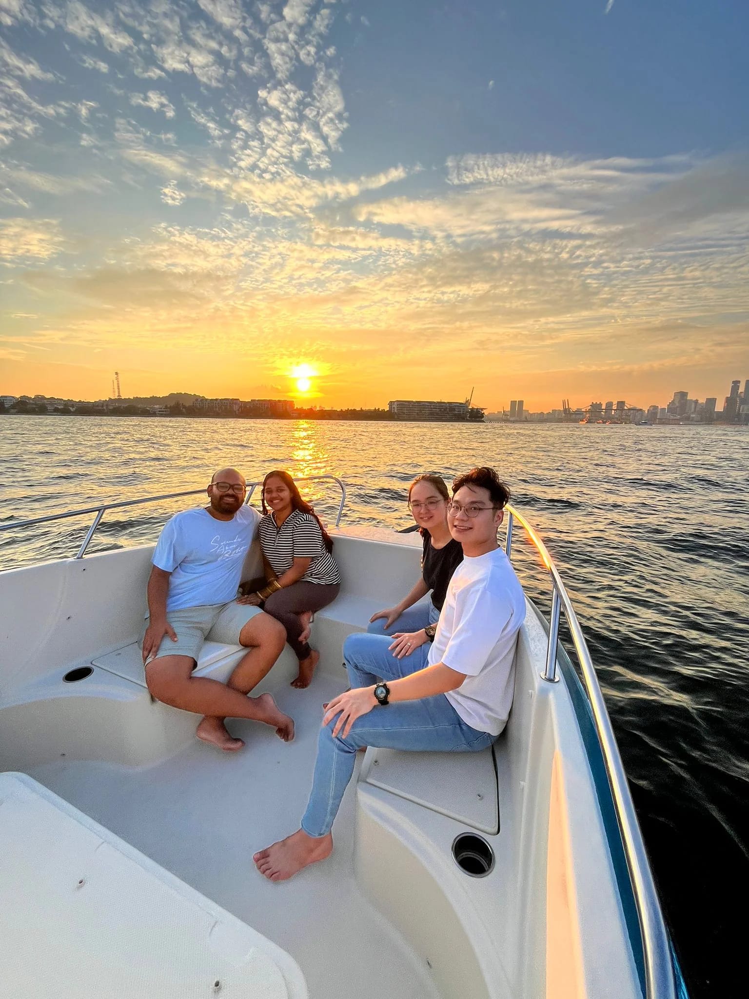 Speedboat tour exploring Southern Islands in Singapore