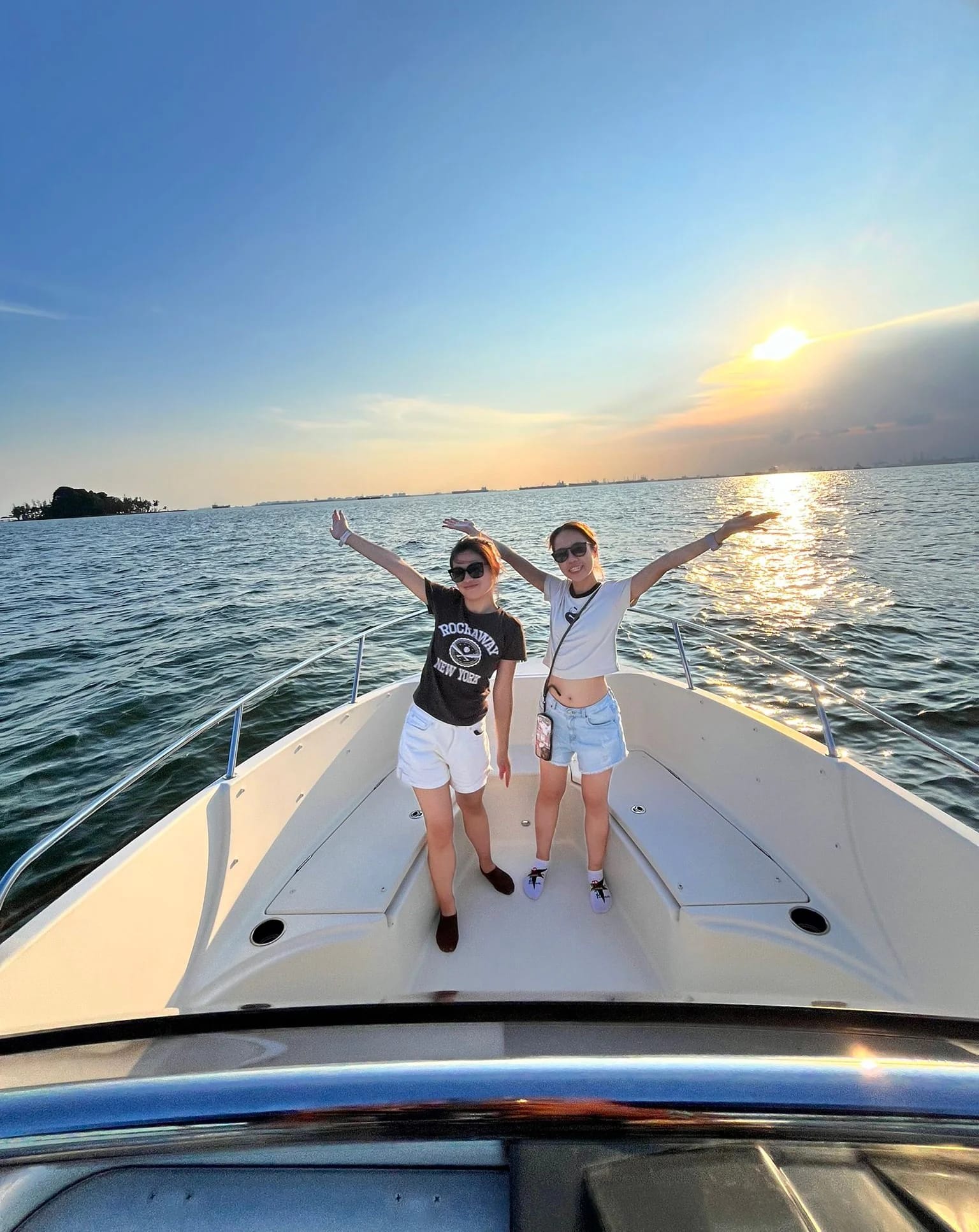 Speedboat tour of Southern Islands, Singapore