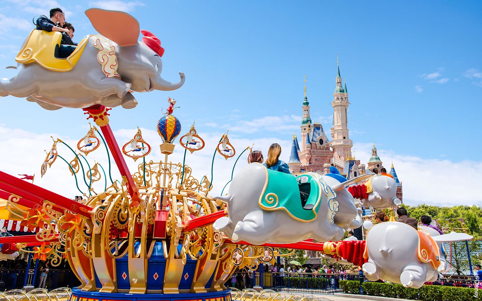 Shanghai Disneyland 1-Day Ticket with Premier Access (6 Attractions) in Shanghai - Features | TickYourList