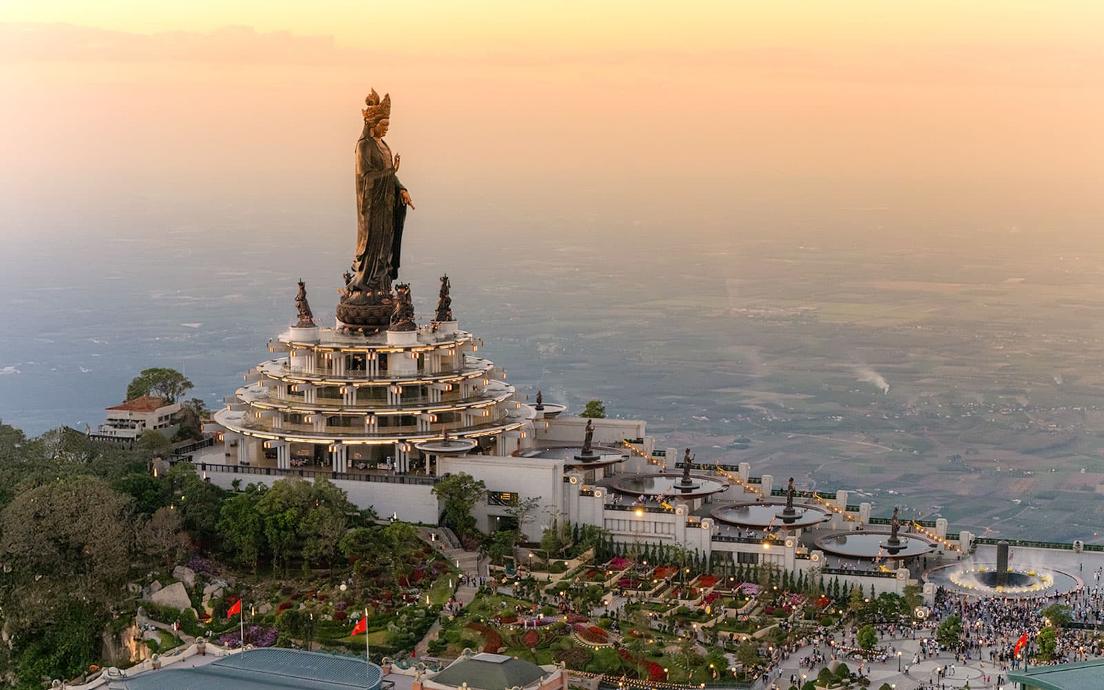 Sun World Ba Den Mountain Cable Car Tickets to Tam An Peak in Tay Ninh - Features | TickYourList