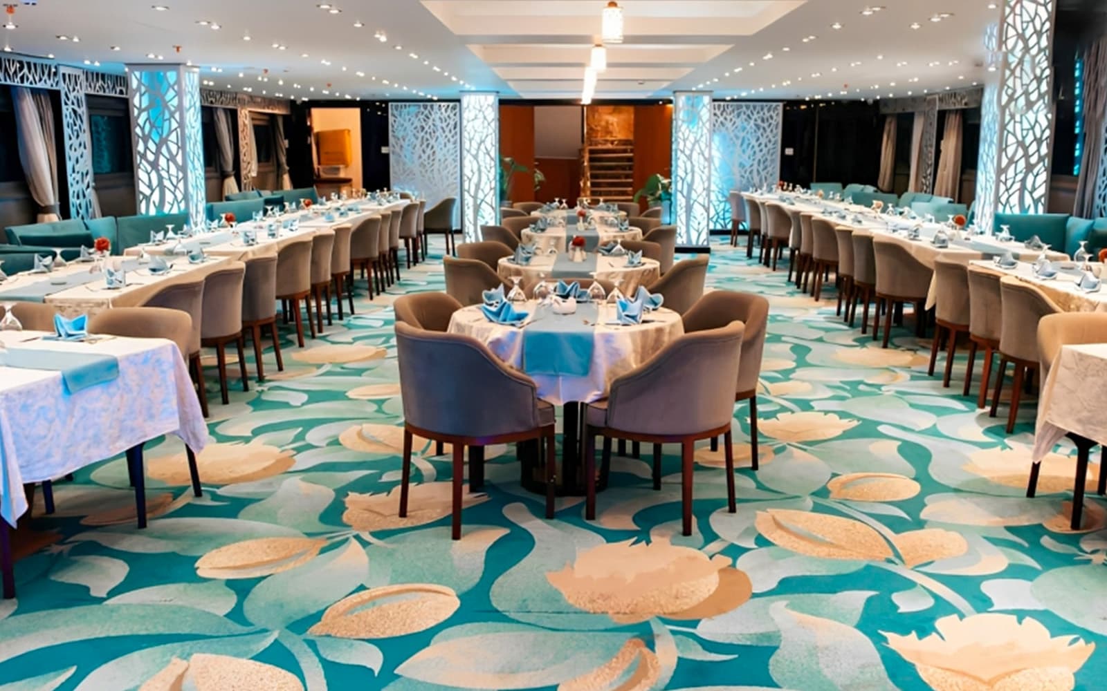 4-Star Nile Dinner Cruise in Cairo (Nile Crystal) tickets in Cairo - Features | TickYourList