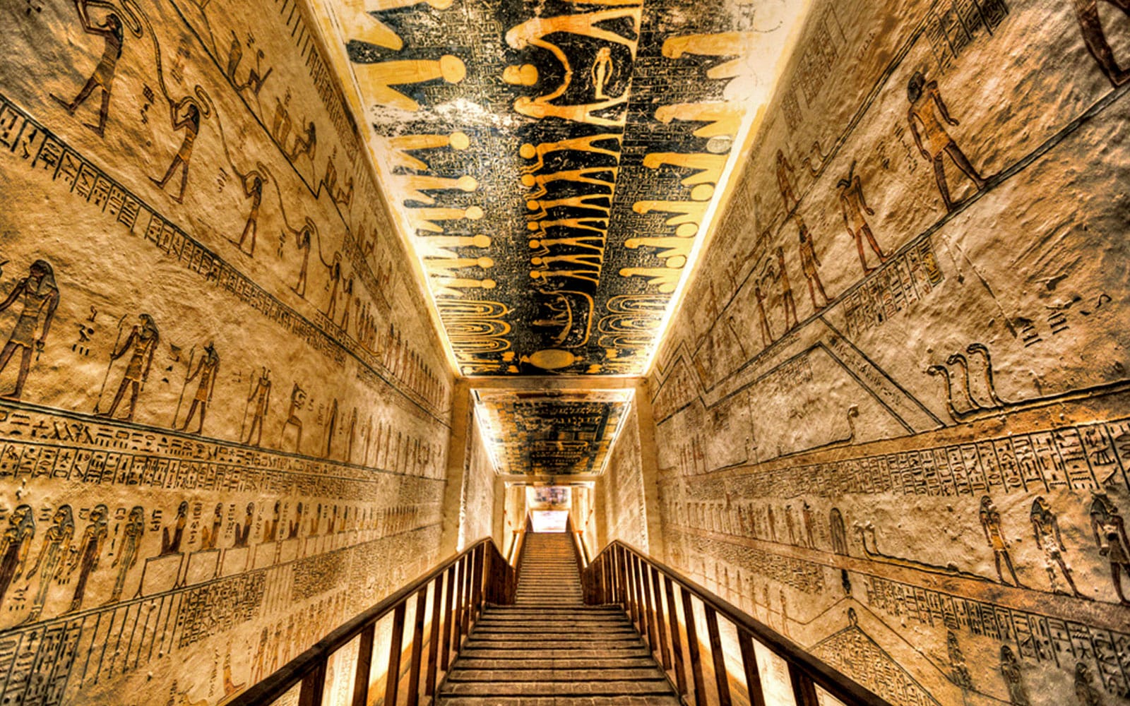 Guided Day Tour to Valley of the Kings from Hurghada with Lunch & Hotel Transfers tickets in Luxor - Features | TickYourList