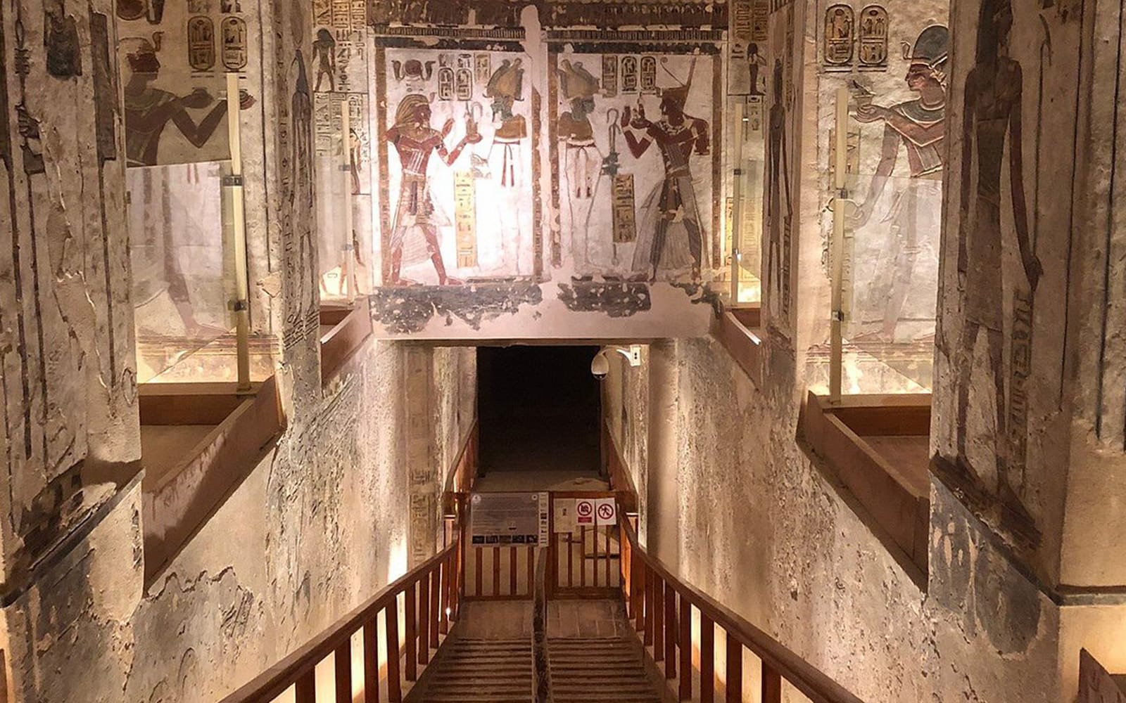 From Hurghada: Full-Day Guided Tour of Valley of the Kings with Lunch & Transfers tickets in Luxor - Highlights | TickYourList