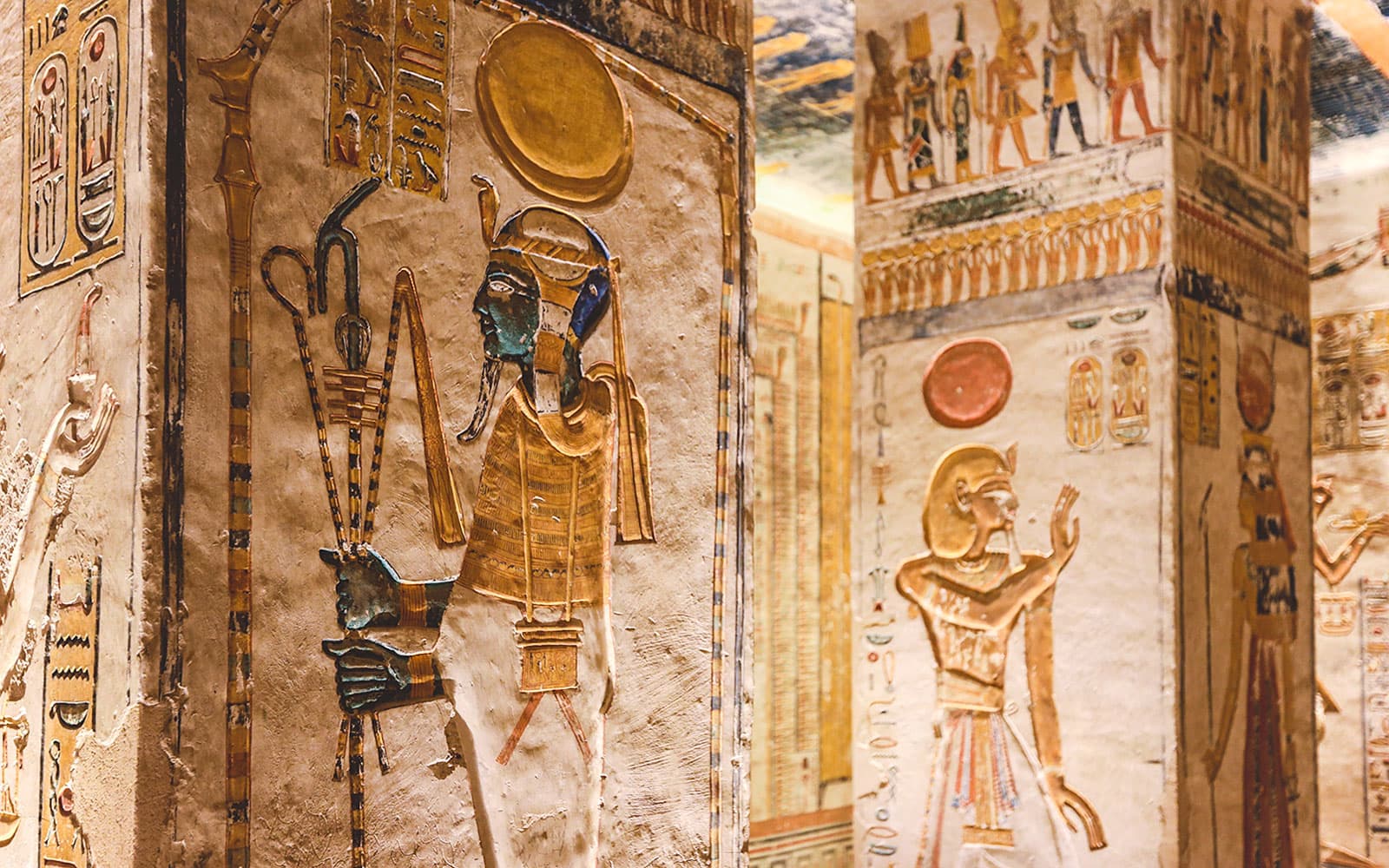 From Luxor: Half-Day West Bank Guided Tour including Valley of the Kings and Hatshepsut Temple with Lunch tickets in Luxor - Features | TickYourList