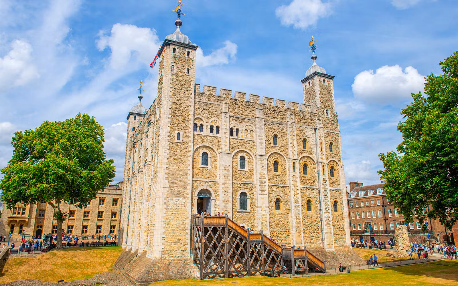 Tower of London Tickets with Access to the Crown Jewels in London - Features | TickYourList