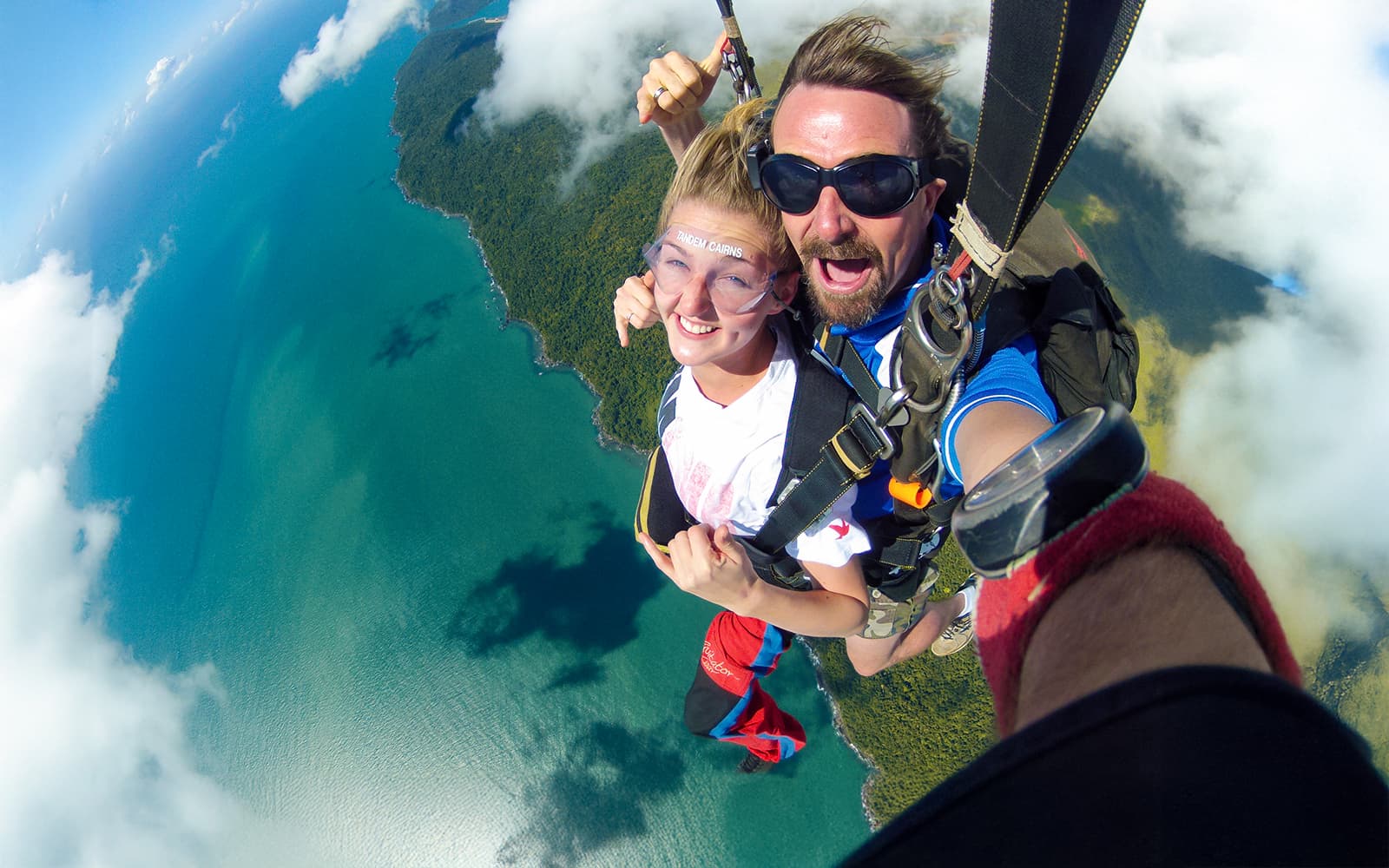 Cairns Tandem Skydive with Transfers