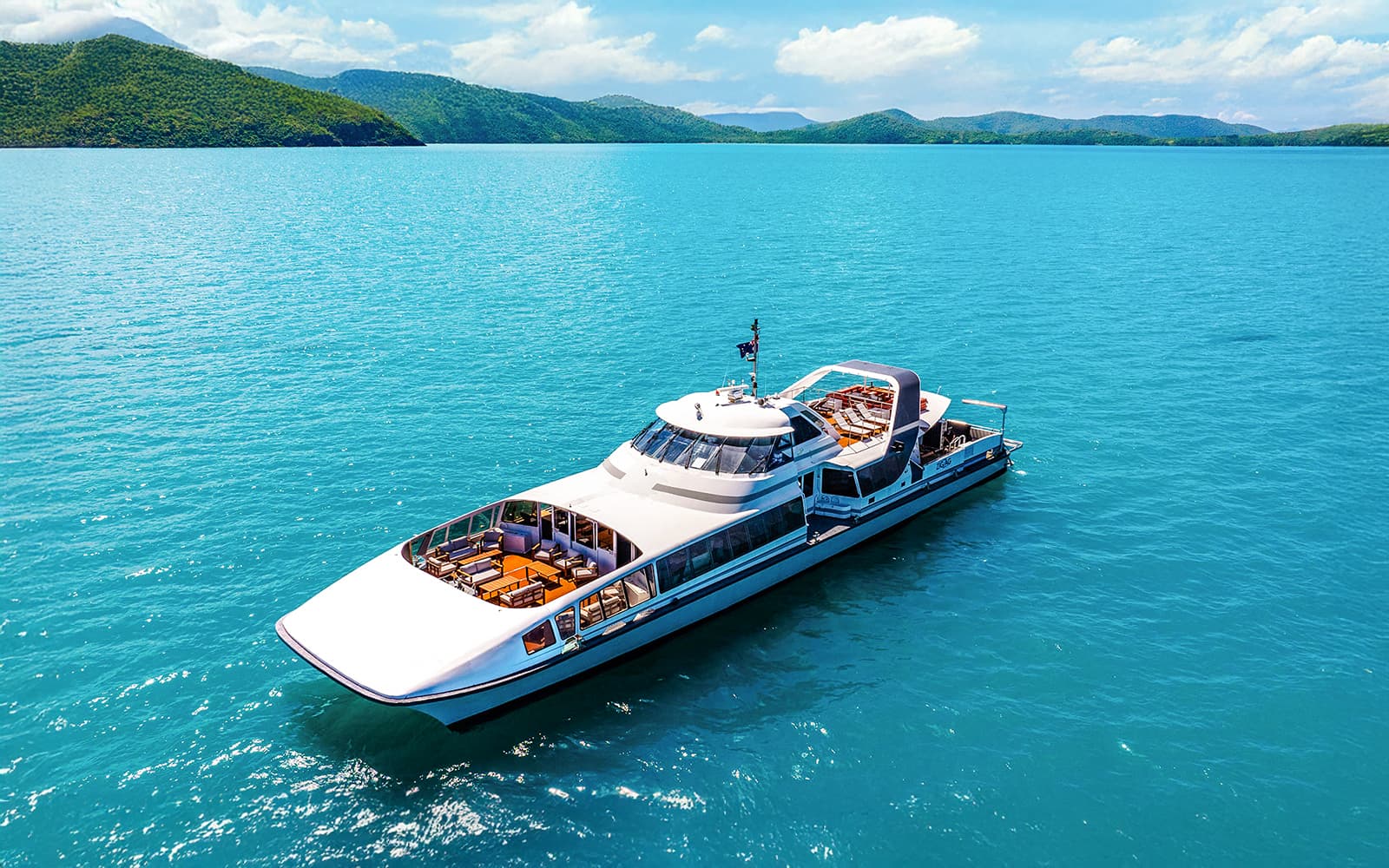 Airlie Beach: Whitehaven Beach Premium Cruise with Lunch & Activity Upgrades