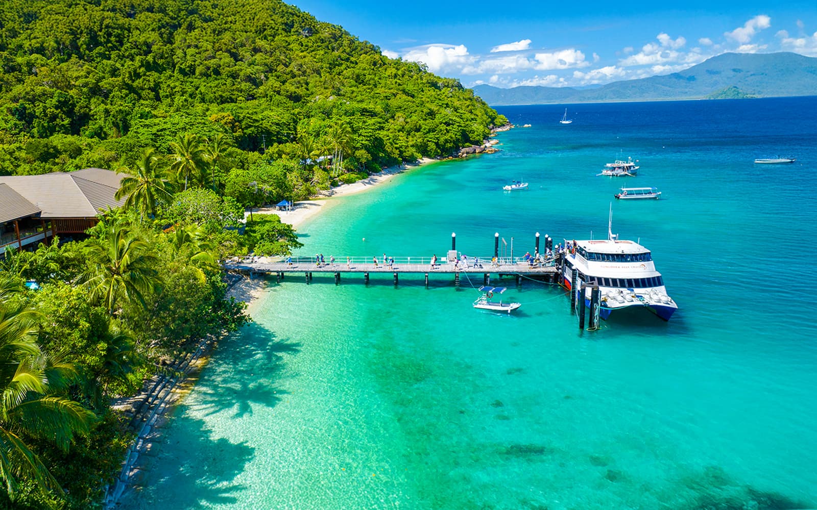 From Cairns: Fitzroy Island Round Trip Ferry Transfers