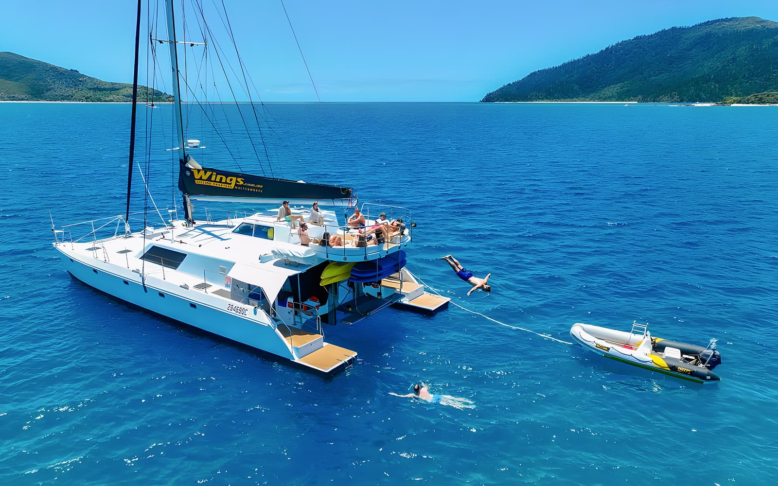 Airlie Beach: Whitsunday Islands Sail, SUP & Snorkel Premium Cruise with Lunch tickets in Whitsundays - Attractions | TickYourList
