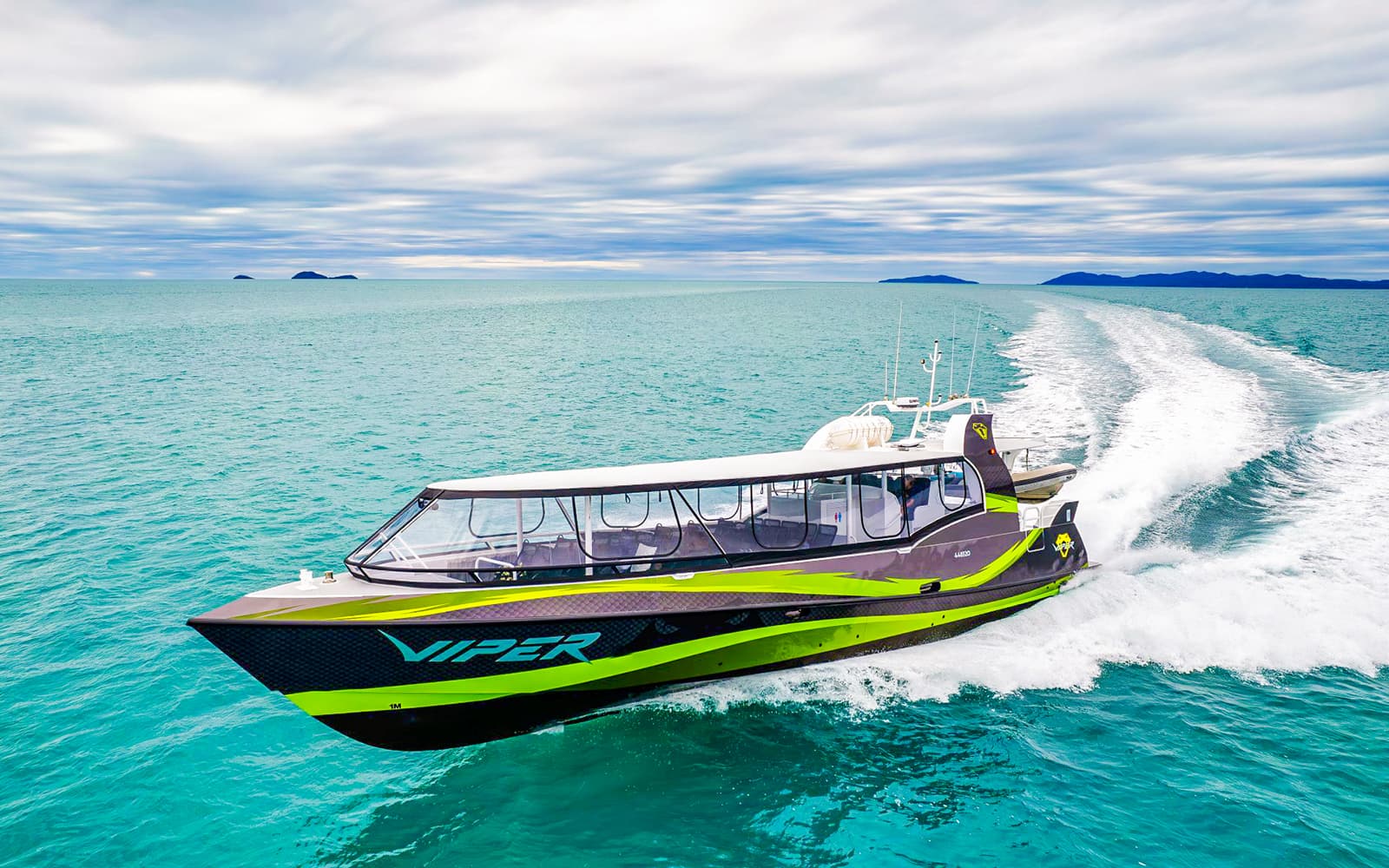 Airlie Beach: Outer Great Barrier Reef & Whitehaven Beach Snorkel Tour