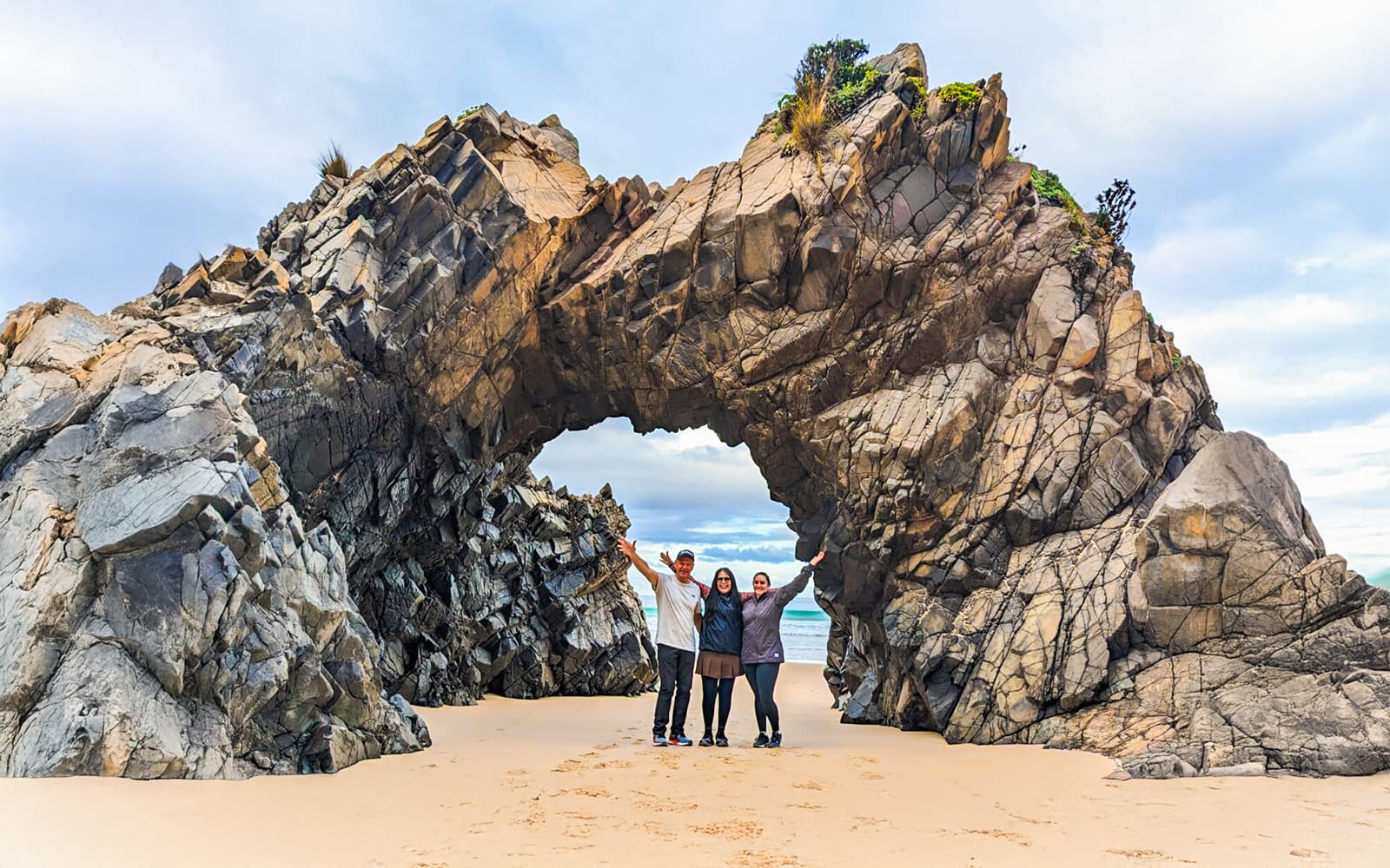 From Hobart: Bruny Island Full-Day Guided Tour + Nature Walk & Gourmet Tastings