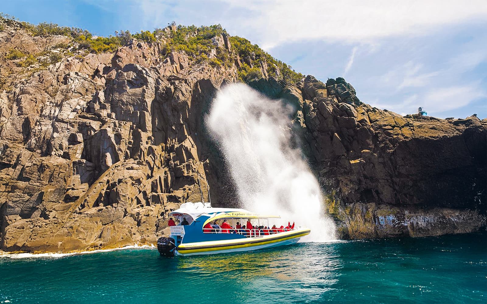 From Hobart: Bruny Island Full-Day Bus Tour with Eco Wilderness Cruise