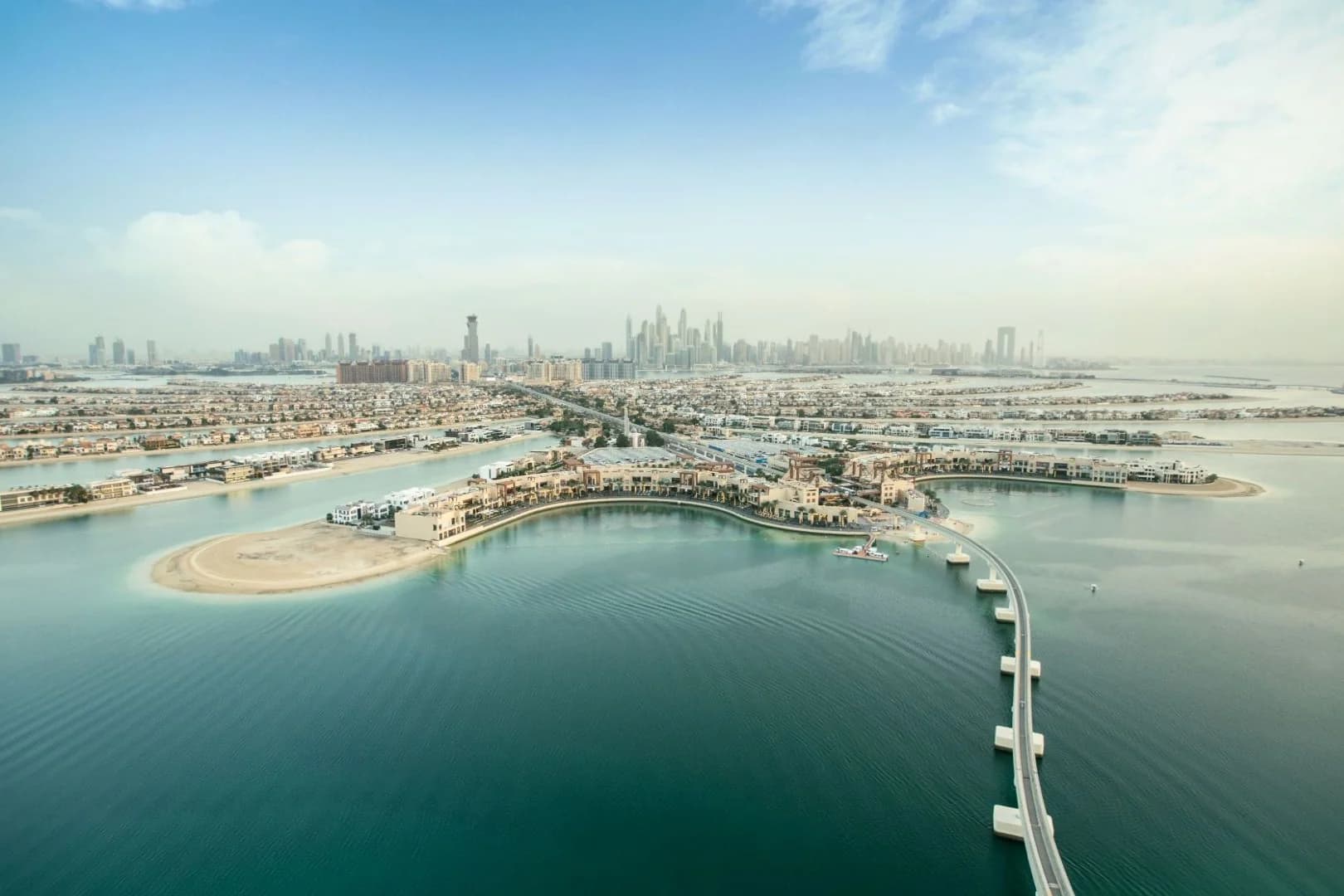 Aerial view of Dubai Balloon at Atlantis the Palm