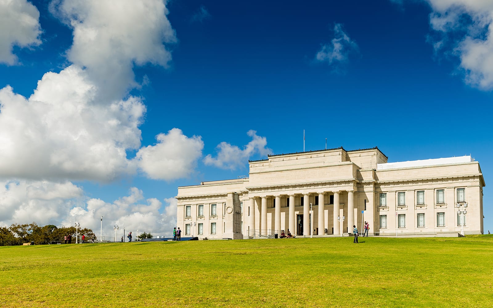 Auckland Highlights Luxury Tour including Sky Tower Entry tickets in Auckland - Attractions | TickYourList