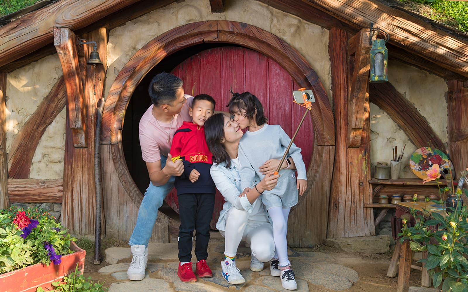 From Auckland: Hobbiton Movie Set Tour with Festive Lunch