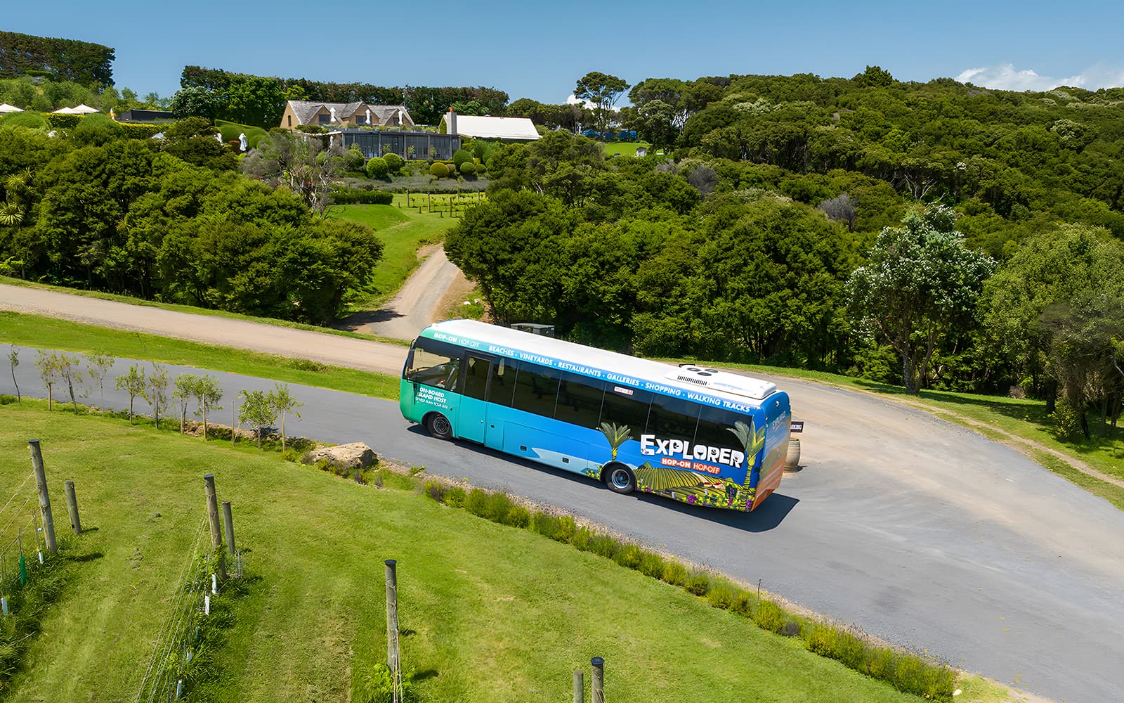 Western Explorer: Waiheke Island Hop-on Hop-off Bus Tour with Optional Ferry Transfers