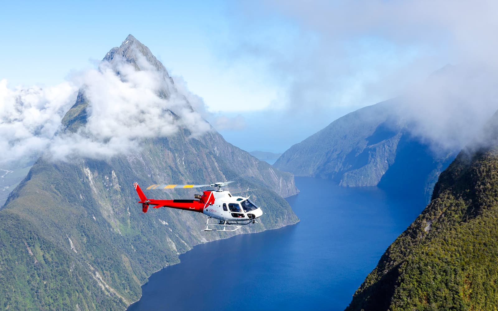 From Queenstown: 75 mins Milford Sound Highlights Helicopter Tour