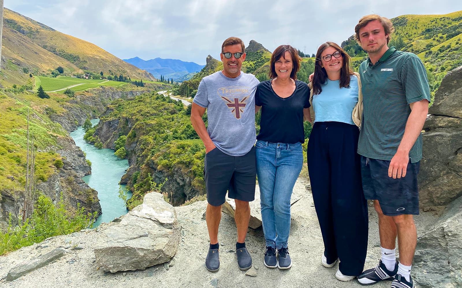 Half-Day Guided Tour of Arrowtown & Nearby Attractions With Queenstown Transfers