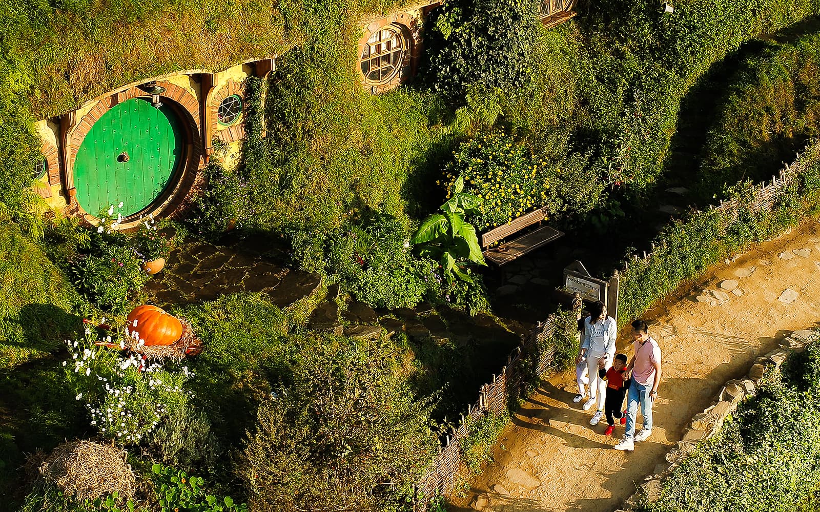 Tour of Hobbiton Movie Set from Rotorua tickets in Rotorua - Features | TickYourList