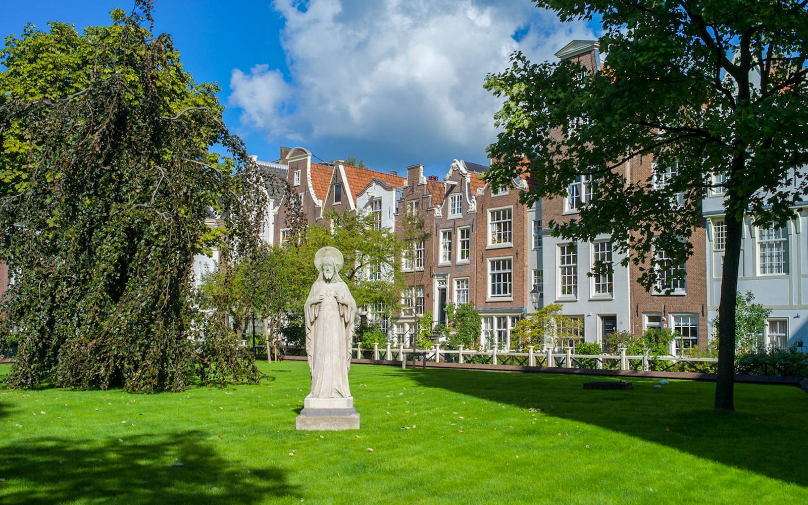 Amsterdam Cultural & Historical Walking Tour in German or English tickets in Amsterdam - Highlights | TickYourList