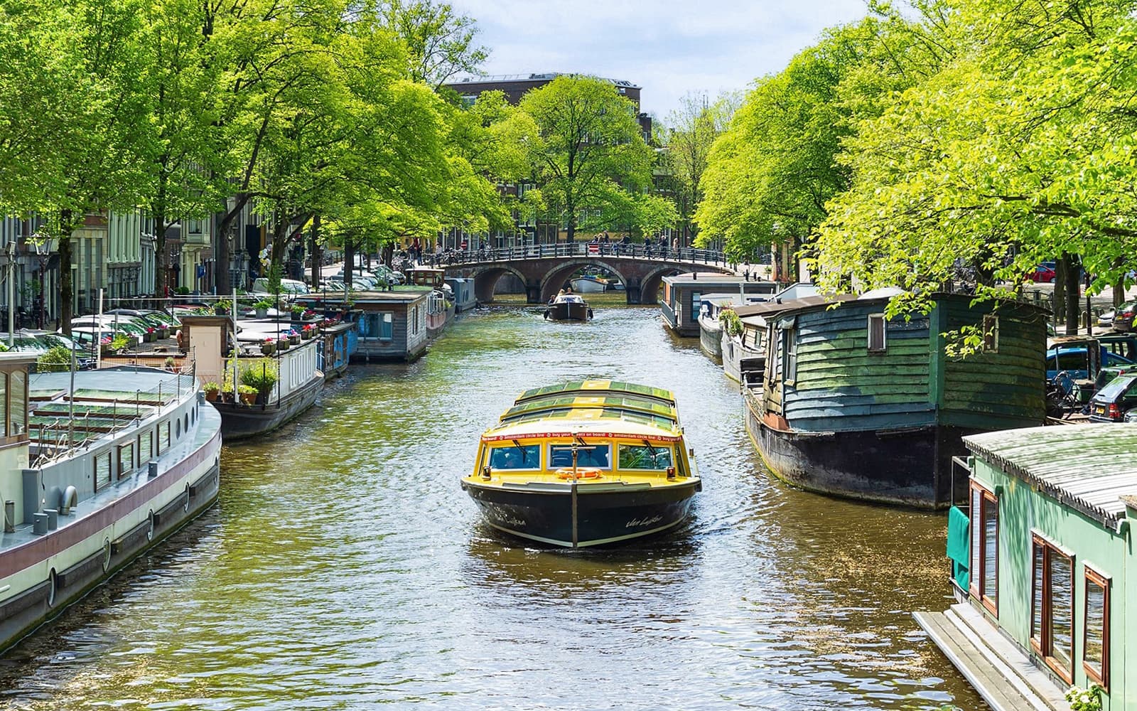 Amsterdam: Burger Dinner Cruise & 1 Free Drink tickets in Amsterdam - Attractions | TickYourList