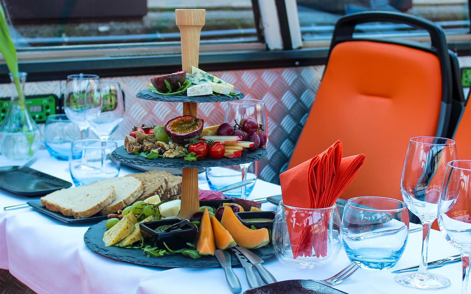 Amsterdam: Canal Cruise with Wine and Cheese tickets in Amsterdam - Highlights | TickYourList