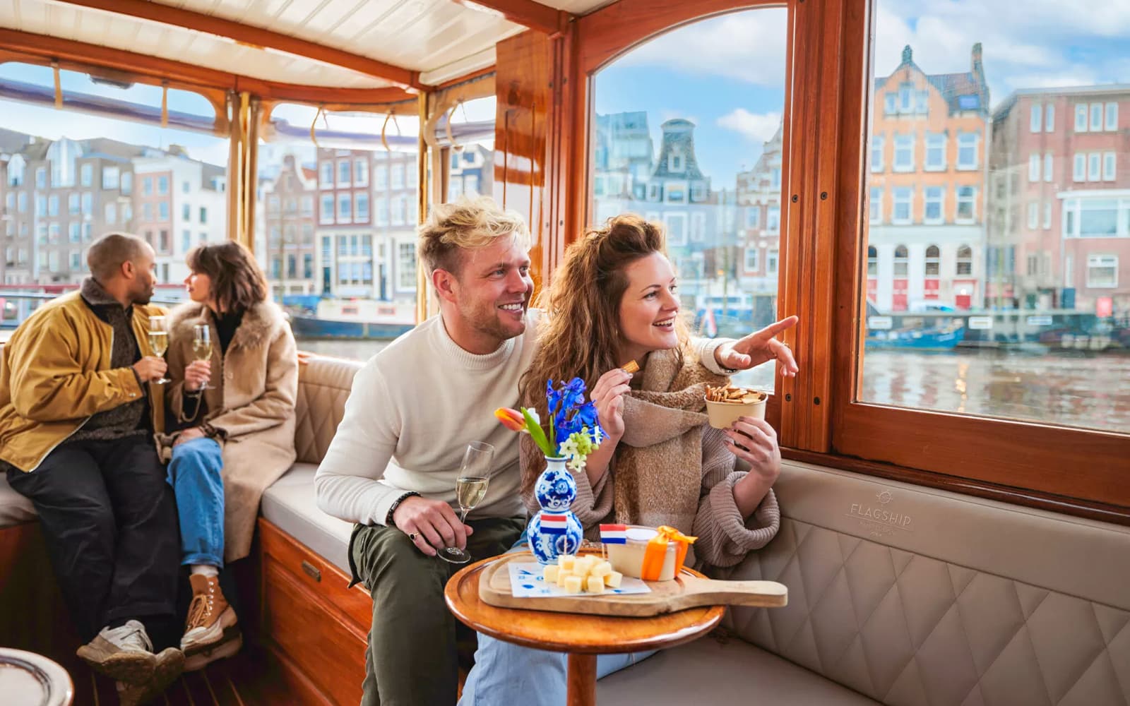 Amsterdam: Luxury Canal Cruise with Drinks & Bites