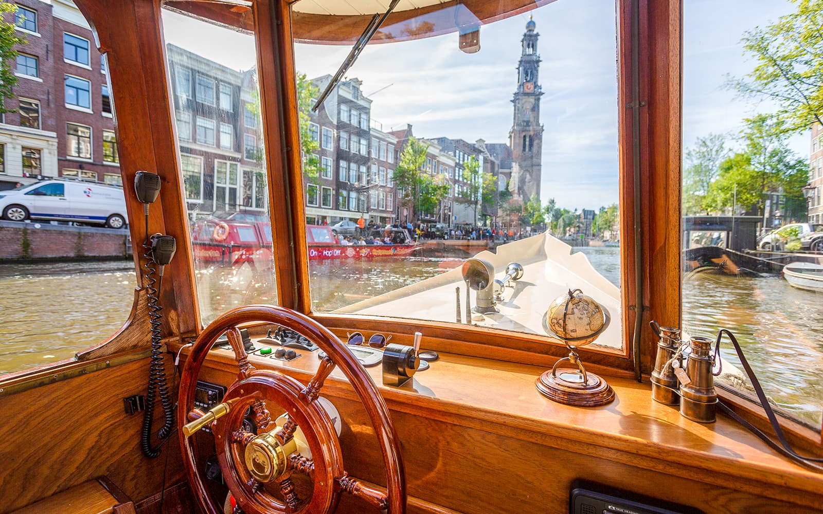 Amsterdam: Luxury Canal Cruise with Drinks & Bites tickets in Amsterdam - Features | TickYourList